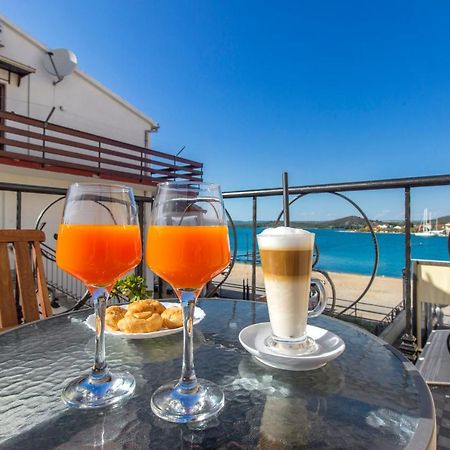 Apartmani Nikolina Seaview Szybenik Zewnętrze zdjęcie