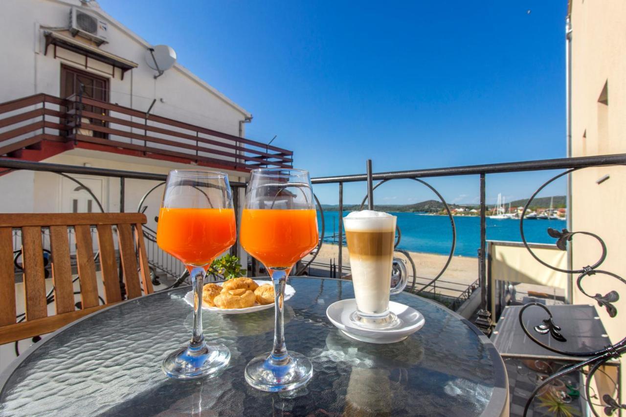 Apartmani Nikolina Seaview Szybenik Zewnętrze zdjęcie