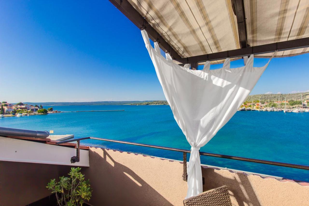 Apartmani Nikolina Seaview Szybenik Zewnętrze zdjęcie