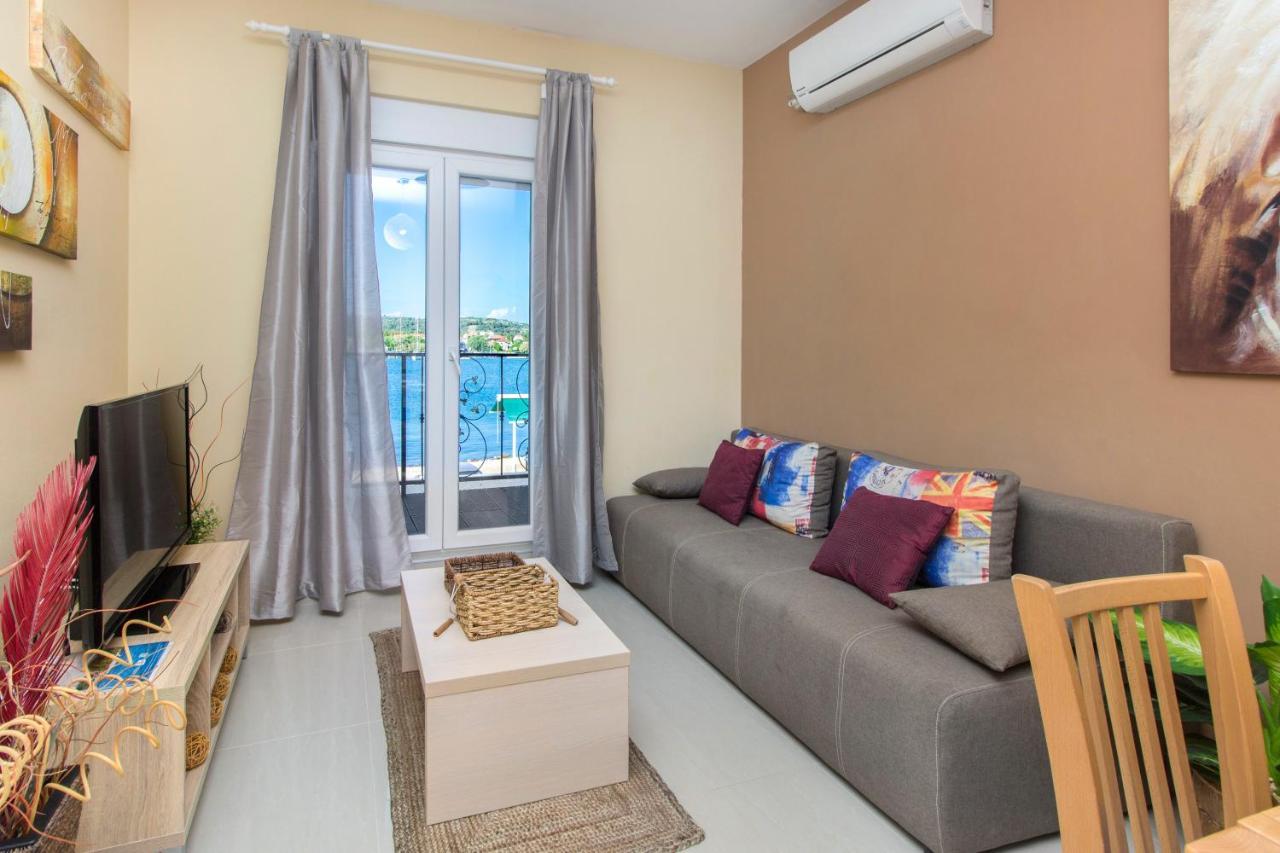 Apartmani Nikolina Seaview Szybenik Zewnętrze zdjęcie