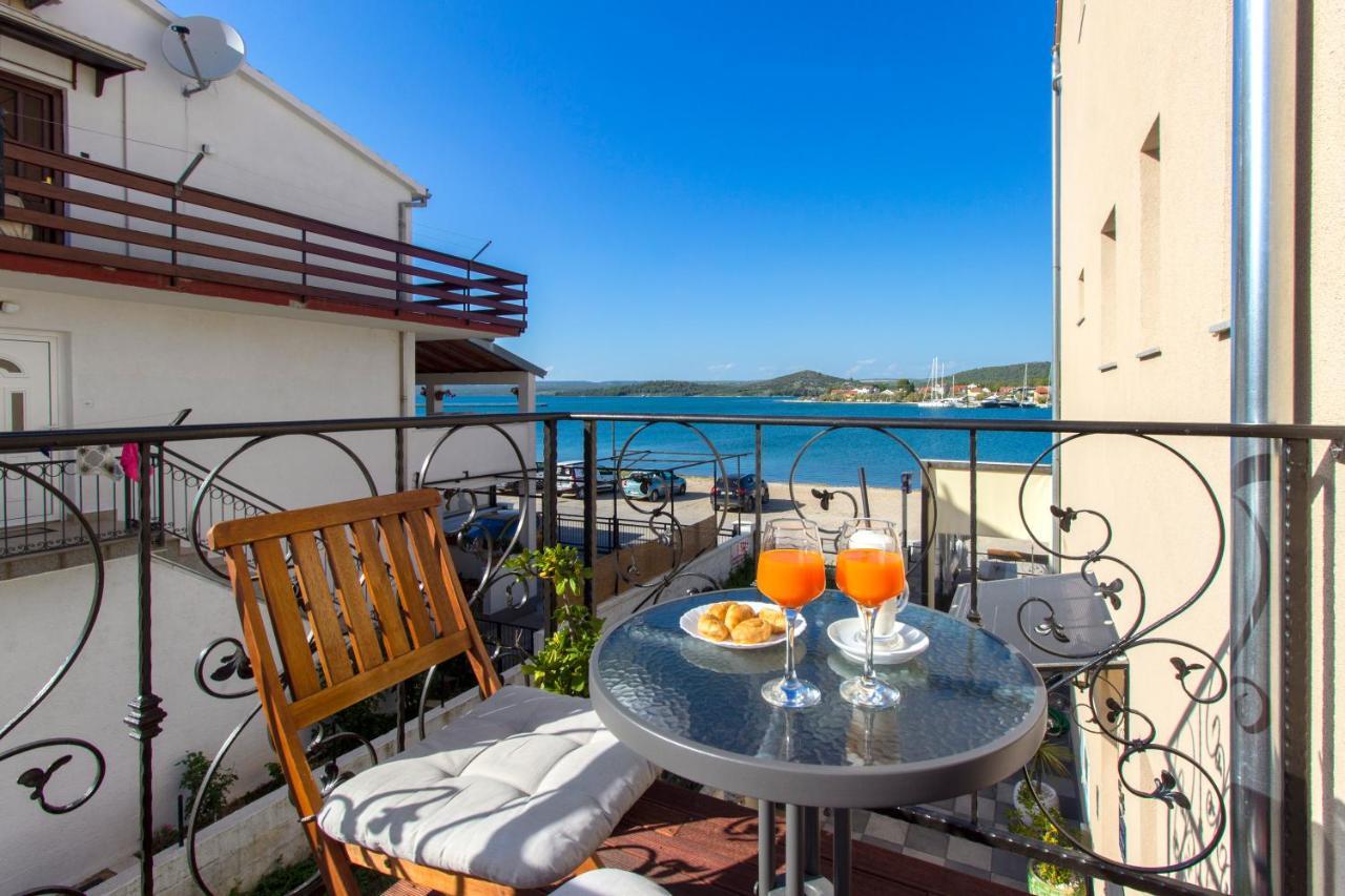 Apartmani Nikolina Seaview Szybenik Zewnętrze zdjęcie