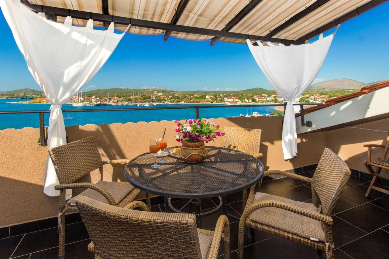 Apartmani Nikolina Seaview Szybenik Zewnętrze zdjęcie