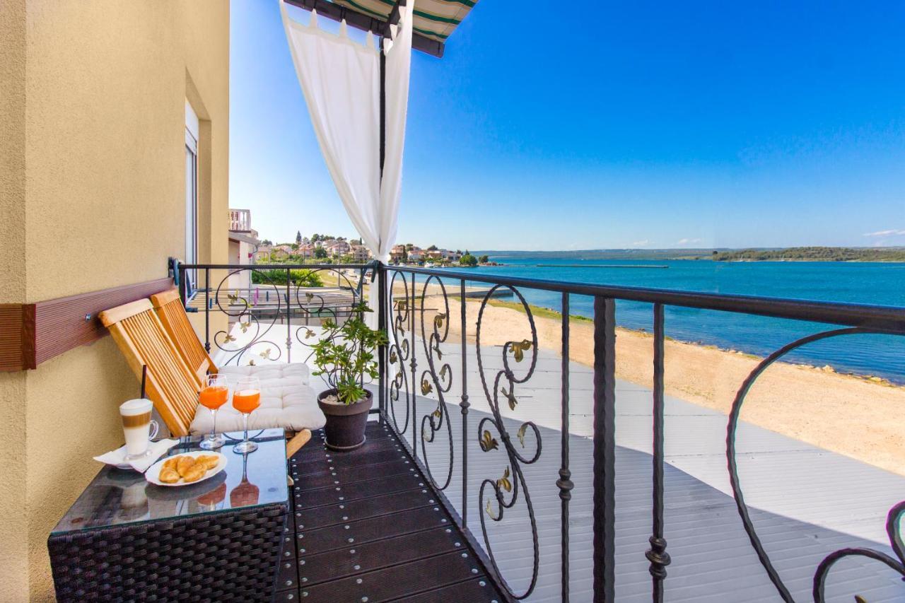 Apartmani Nikolina Seaview Szybenik Zewnętrze zdjęcie
