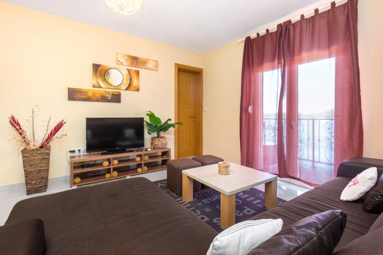 Apartmani Nikolina Seaview Szybenik Zewnętrze zdjęcie