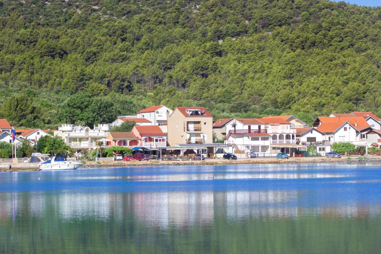 Apartmani Nikolina Seaview Szybenik Zewnętrze zdjęcie